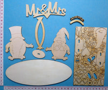 Lade das Bild in den Galerie-Viewer, Komplettset: Wichtel-Brautpaar mit Mr & Mrs. Schriftzug
