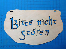 Lade das Bild in den Galerie-Viewer, Schild 20cm mit Ausschnitt "Bitte nicht stören" aus Holz
