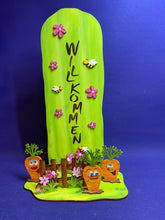 Lade das Bild in den Galerie-Viewer, Karotten mit Gesicht