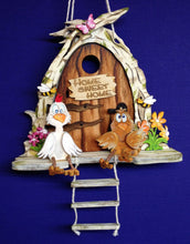 Lade das Bild in den Galerie-Viewer, Schild aus Holz mit Gravur "Home sweet Home"