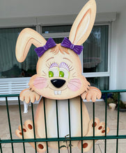 Lade das Bild in den Galerie-Viewer, Hase und Hasenmädchen für Zaun