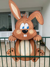Lade das Bild in den Galerie-Viewer, Hase und Hasenmädchen für Zaun