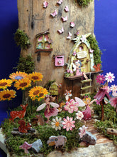 Lade das Bild in den Galerie-Viewer, Elfen stehend aus Holz