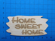 Lade das Bild in den Galerie-Viewer, Schild aus Holz mit Gravur "Home sweet Home"