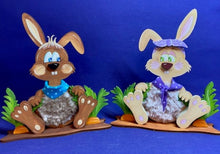 Lade das Bild in den Galerie-Viewer, Hase und Hasenmädchen zum Weben