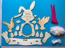 Lade das Bild in den Galerie-Viewer, Hase und Hasenmädchen zum Weben