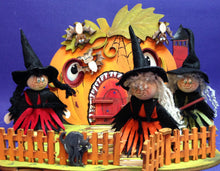 Lade das Bild in den Galerie-Viewer, lustige Fledermaus aus Holz (3 Zähne)