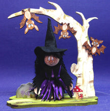 Lade das Bild in den Galerie-Viewer, Baum mit Bodenplatte