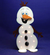Lade das Bild in den Galerie-Viewer, Schneemann "Snowy" als Standfigur aus Holz