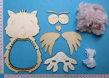 Lade das Bild in den Galerie-Viewer, Eule zum Weben