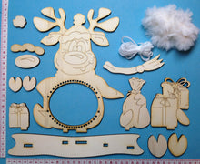 Lade das Bild in den Galerie-Viewer, Rentier mit Päckchen zum Weben