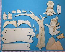 Lade das Bild in den Galerie-Viewer, Komplettset: Baum mit Bodenplatte mit Pinguine und Felsen