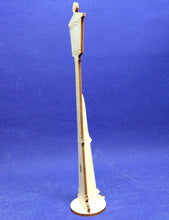 Lade das Bild in den Galerie-Viewer, Strassenlaterne zum Stellen aus Holz