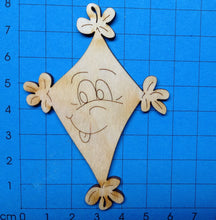 Lade das Bild in den Galerie-Viewer, Drachen mit Gesicht und Schleifen