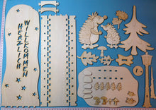 Lade das Bild in den Galerie-Viewer, Komplettset: Stele "Herzlich Willkommen" ca. 40cm mit Igel und viel Zubehör