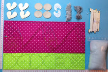 Lade das Bild in den Galerie-Viewer, Mini-Nähwichtelpaar - Frühjahrswichtel (4er Set)