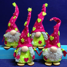 Lade das Bild in den Galerie-Viewer, Mini-Nähwichtelpaar - Frühjahrswichtel (4er Set)