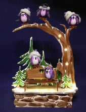 Lade das Bild in den Galerie-Viewer, Komplettset: Baum mit Bodenplatte mit Eulen und Bank