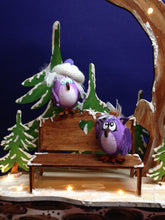 Lade das Bild in den Galerie-Viewer, Komplettset: Baum mit Bodenplatte mit Eulen und Bank