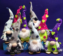 Lade das Bild in den Galerie-Viewer, Mini-Nähwichtelpaar - Frühjahrswichtel (4er Set)