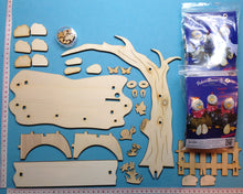 Lade das Bild in den Galerie-Viewer, Komplettset: Baum mit Filzhennen und Gockel,