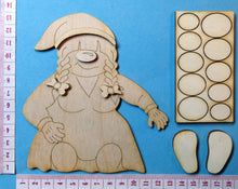 Lade das Bild in den Galerie-Viewer, sitzender Wichtel und Wichteldame