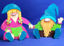 Lade das Bild in den Galerie-Viewer, sitzender Wichtel und Wichteldame