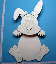 Lade das Bild in den Galerie-Viewer, Hase und Hasenmädchen für Zaun