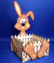 Lade das Bild in den Galerie-Viewer, Hase mit Körbchen aus Holz
