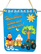 Lade das Bild in den Galerie-Viewer, Hahn schüchtern aus Holz