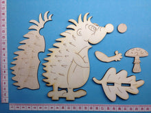 Lade das Bild in den Galerie-Viewer, Igel als Standfigur aus Holz