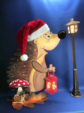 Lade das Bild in den Galerie-Viewer, Igel als Standfigur aus Holz