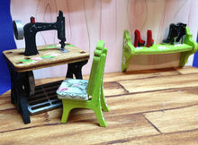 Lade das Bild in den Galerie-Viewer, Komplettset aus Holz: Nähstube mit viel Zubehör