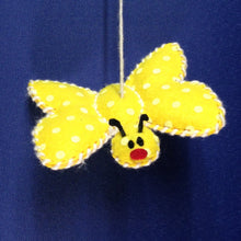 Lade das Bild in den Galerie-Viewer,   Nähen für Anfänger, Bastelideen für Oma, Nähen für Kinder, Schmetterling, Nähen mit Kindern, Basteln mit Kindern, Schmetterling Nähset, Bastelideen für Mama, Basteln für den Frühling, Bastelideen zum Geburtstag, Muttertag, Bastelideen für Kinder, Schmetterling aus Filz, Frühlingsideen, Basteln im Frühling, Geschenkidee, Dekoidee Frühling,  NSC 4809-P07