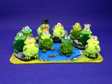 Lade das Bild in den Galerie-Viewer, Pompom Frösche aus Holz Pompom Tiere aus Holz, Bommel-Tiere basteln, Bastelset aus Holz, Frühjahrsdeko basteln, Basteln mit Kindern, Frösche bemalen, gestalten, Dekoration mit Kindern, Frösche basteln, WFR 8103SB
