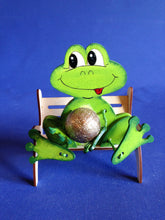 Lade das Bild in den Galerie-Viewer, Frosch aus Holz,
Schlenker-Figur mit Papierdraht-Armen und Beinen Frösche aus Holz basteln, Frühjahrsdekoration gestalten, Dekoration mit Kindern gestalten, Bastelset für Bauernhof, Basteln mit Kindern, Bastelset aus Holz, Frosch zu bemalen, Tiere aus Holz basteln, Jahrsesdeko basteln, Schlenker Tiere aus Holz zum setzen, mit Kindern malen, Dekoration mit Kindern gestalten, Bastelset für Bauernhof, mit Kindern malen, Tiere aus Holz basteln, Frosch zu bemalen, Frösche aus Holz basteln, Schlenker Tiere aus