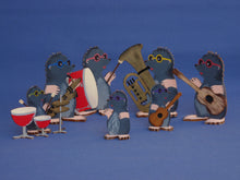 Lade das Bild in den Galerie-Viewer, Becken mit Fuß aus Holz Musikinstrumente aus Holz, Basteln mit Holz, Holzteile bemalen, Streuteile basteln, Holzteile, Streuteile diy, Einladungskarten basteln, Kleine Holzteile, Holzteile für alle Anlässe, Musikinstrumente zum Bemalen, Holzteile zum Selbstgestalten, Basteln mit Kindern, Karte zum Geburtstag basteln, Geschenk zum Geburtstag, Tischdeko selbermachen, Noten und Notenschlüssel, Streuteile aus Holz, Basteln mit Holzteilen,  Tischdeko selbermachen, Basteln mit Holz, Basteln mit Kindern, Musikins