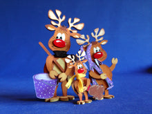 Lade das Bild in den Galerie-Viewer, Rentier aus Holz,
Standfigur Rentier aus Holz, Weihnachtsdekoration, Rentier zum stellen malen, Bastelidee Weihnachten, Weihnachtsbasteln, Weihnachtsdeko gestalten, weihnachtliches Bastelset, Winter Tiere basteln mit Holz, Bastelset Weihnachten, basteln mit Kindern, Geschenkidee für Weihnachten, Rentier zu Weihnachten gestalten, Rentier zu Weihnachten gestalten, Rentier aus Holz, weihnachtliches Bastelset, basteln mit Kindern, Geschenkidee für Weihnachten, Winter Tiere basteln mit Holz, Bastelset Weihnach
