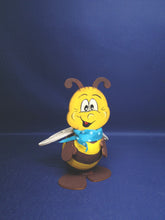Lade das Bild in den Galerie-Viewer, Biene aus Holz mit Styropor-Bauch
Bienen malen mit Kinder, Bastelzubehör aus Holz, Deko mit Kindern gestalten, Bienen basteln mit Kindern, Styropor gestalten, Bienenbastelset, Bastelset für Kinder, Holzbastelartikel, Kindergeburtstagsbasteln, Bastelmaterial aus Holz, Bienen bemalen, Bastelideen für Kinder, Holzbastelzubehör, Frühjahrsdekoration basteln, Bastelmaterial aus Holz, Holzbastelartikel, Bienen bemalen, Frühjahrsdekoration basteln, Deko mit Kindern gestalten, Kindergeburtstagsbasteln, Holzbastel