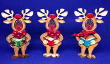 Lade das Bild in den Galerie-Viewer, Bastelset aus Holz
3 Rentier-Sängerknaben weihnachtliches Bastelset, Rentier zum Stellen, Bastelidee Weihnachten, Standfigur aus Holz, Standfigur Rentier, Geschenkidee für Weihnachten, Bastelset Rentier, Basteln mit Kinder, Weihnachtsbasteln, Rentier aus Holz, Rudolph das Rentier, Bastelset Weihnachten, Weihnachtsdekoration, Rentier Standfigur, Rentier basteln, Musiker, Bastelidee Weihnachten, Rentier zum Stellen, Weihnachtsbasteln, Bastelset Rentier, Geschenkidee für Weihnachten, Standfigur Rentier, Weih