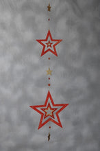 Lade das Bild in den Galerie-Viewer, Stern als Mobile aus Holz Weihnachtsdekoration, Weihnachtsbasteln, Deko mit Sternen aus Holz gestalten, Sterne malen, Sterne aus Holz basteln, Winterdeko selbst gestalten, basteln mit Holz, Geschenkidee für Weihnachten, Sterne basteln Weihnachten, Bastelidee Winter, Weihnachtsdeko gestalten, basteln mit Kindern im Winter, Weihnachtsdekoration, Deko mit Sternen aus Holz gestalten, Sterne malen, Bastelidee Winter, Winterdeko selbst gestalten, Sterne basteln Weihnachten, Sterne aus Holz basteln, basteln mit