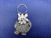 Lade das Bild in den Galerie-Viewer, Pompom Figuren aus Holz Mini Figuren bemalen, Dekoration mit Kindern, Pompom Tiere aus Holz, Basteln mit Kindern, Frühjahrsdeko basteln, Bastelset aus Holz, Bommel-Tiere basteln, Puschel Figuren gestalten, gestalten, Bastelset für den Bauernhof, WKZ 4603SB