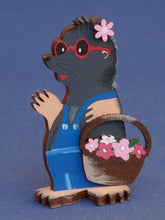 Lade das Bild in den Galerie-Viewer, Kleine Blumen aus Holz in Dose Blumen zum Basteln, Blumen zum Dekorieren, Blumen zum Geburtstag, Streuteil Blume, Blumen zum Bemalen, Blumen für Gartendeko, Blumen aus Holz, Blumen zum Kartengestalten, BLH 15D99