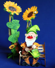 Lade das Bild in den Galerie-Viewer, Zwerg aus Holz, Schlenker-Figur Frühjahrsdekoration gestalten, Bastelset aus Holz, Gartendeko mit Kindern malen, Basteln mit Kindern, Bastelset für Zwerg, Gartenzwerg aus Holz basteln, Zwerge zum bemalen, Geschenkideen zum basteln, Figuren aus Holz basteln, Jahrsesdeko basteln, Dekoration mit Kindern gestalten, Schlenker Figuren aus Holz zum setzen, ZWH 4815SB