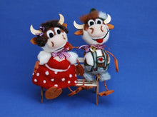 Lade das Bild in den Galerie-Viewer, Kuh Funny Schlenker Bastelsets zum Trockenfilzen /
Nadelfilzen Lustige Figuren zum Filzen, Basteln mit Filz, Basteln mit Kindern, Nadelfizen, Filzen mit Kindern, Kuh zum Filzen, Filzset, Bastelideen zum Filzen, Tiere trocken filzen, Tiere trocken filzen, Filzen mit Kindern, Lustige Figuren zum Filzen, Kuh zum Filzen, Basteln mit Filz, Nadelfizen, Basteln mit Kindern, Bastelideen zum Filzen, Filzset, RGH 6706SB