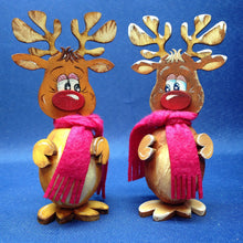 Lade das Bild in den Galerie-Viewer, Weihnachtsdeko gestalten, Rentier zu Weihnachten, basteln mit Kindern, Rentier zum stellen malen, Bastelidee Weihnachten, basteln mit Holz, Weihnachtsbasteln, Weihnachtsdekoration, weihnachtliches Bastelset, Bastelset Weihnachten, Rentier aus Holz, Geschenkidee für Weihnachten, DRU 4104SB