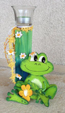 Lade das Bild in den Galerie-Viewer, Frosch aus Holz,
Schlenker-Figur mit Papierdraht-Armen und Beinen Basteln mit Kindern, Jahrsesdeko basteln, Bastelset aus Holz, Tiere aus Holz basteln, Dekoration mit Kindern gestalten, mit Kindern malen, Frühjahrsdekoration gestalten, Frösche aus Holz basteln, Schlenker Tiere aus Holz zum setzen, Bastelset für Bauernhof, Frosch zu bemalen, Bastelset aus Holz, mit Kindern malen, Jahrsesdeko basteln, Frösche aus Holz basteln, Dekoration mit Kindern gestalten, Frosch zu bemalen, Frühjahrsdekoration gestalte