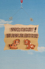 Lade das Bild in den Galerie-Viewer, Schild wellig aus Holz Schild fürs Kinderzimmer, Schild zur Taufe, Schilder für den Eingang, Basteln mit Holz, Holz bemalen, Schild zur Geburt, Türschild, Schilder aus Holz, Schild zur Hochzeit basteln, Schilder zum Basteln, Holzideen , Schild zum Geburtstag, Basteln mit Holz für Kinder, Türschild, Schilder für den Eingang, Schild zum Geburtstag, Basteln mit Holz, Schild zur Geburt, Schilder aus Holz, Holz bemalen, Schild zur Taufe, Holzideen , Schild fürs Kinderzimmer, Schild zur Hochzeit basteln, Schil