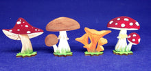 Lade das Bild in den Galerie-Viewer, Pilze zum Stellen ca. 5cm aus Holz Holzteile bemalen, Basteln mit Holzteile, Herbstdeko selbst gestalten, Pilze zum Basteln, Basteln mit Holz, Holzteile, Pilze aus Holz, Streuteile Holz, Fliegenpilz zum Bemalen, Kleine Holzteile, Dekoration für den Herbst basteln, Streuteile diy, Basteln mit Holz für Kinder, VGH 6905SB