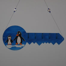 Lade das Bild in den Galerie-Viewer, Pinguinpapa aus Holz Weihnachtsbasteln, Weihnachtsdeko gestalten, Pinguinpapa aus Holz, weihnachtliches Bastelset, Tiere basteln mit Holz, Geschenkidee für Weihnachten, Weihnachtsdekoration, Pinguine malen, Pinguin aus Holz basteln, Pinguin im Winter gestalten, Bastelidee Weihnachten, basteln mit Kindern einfach, Bastelidee Weihnachten, Tiere basteln mit Holz, Pinguin aus Holz basteln, basteln mit Kindern einfach, Pinguinpapa aus Holz, Weihnachtsbasteln, Pinguin im Winter gestalten, weihnachtliches Bastel